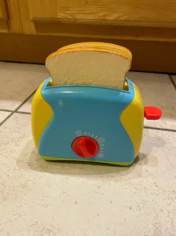 Jouet Grille-pain pour dinette et ses 2 tartines