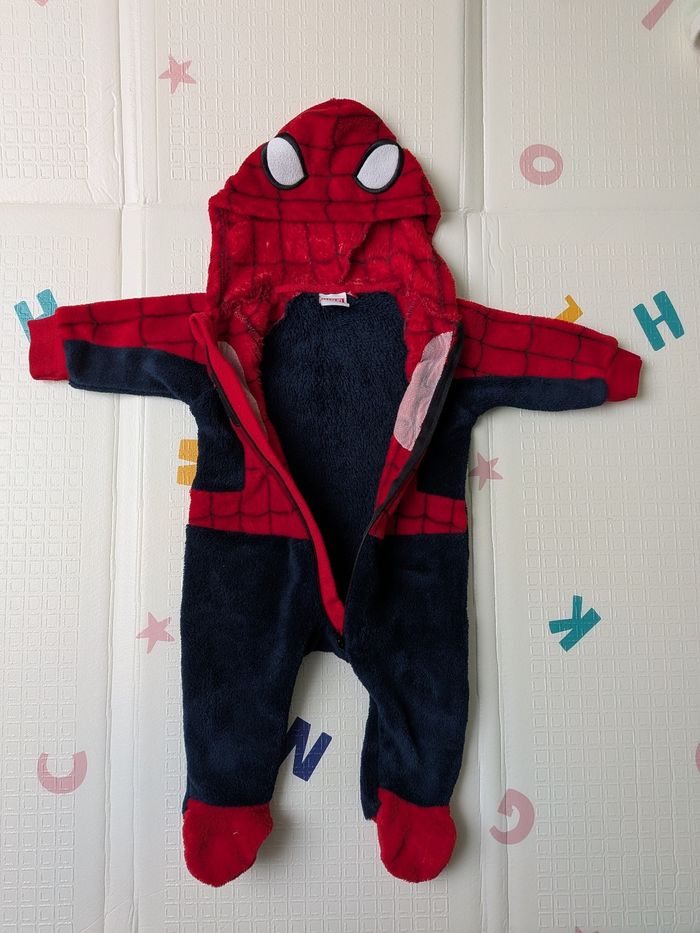 Sur pyjamas 6 mois bon état - photo numéro 2