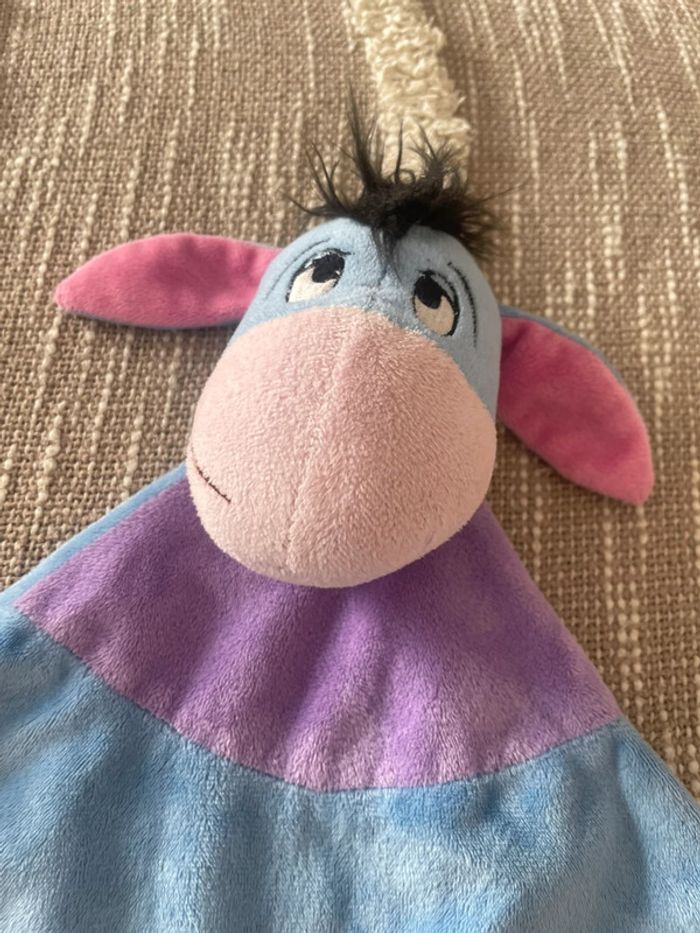 Peluche doudou plat 32cm Disney bourriquet âne bleu et violet très bon état - photo numéro 2