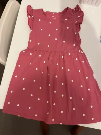 Robe rose à pois