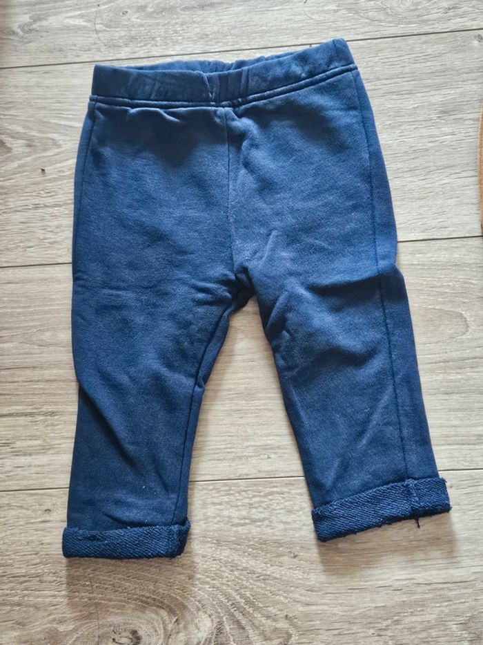 2 pantalons de jogging 12 mois - photo numéro 2