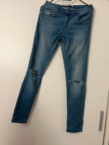 Jean skinny bleu clair troué aux genoux Denim&co