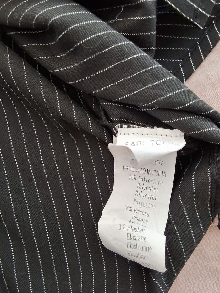 Chemise longue et large,  couleur noir rayures blanches, taille S/M - photo numéro 5