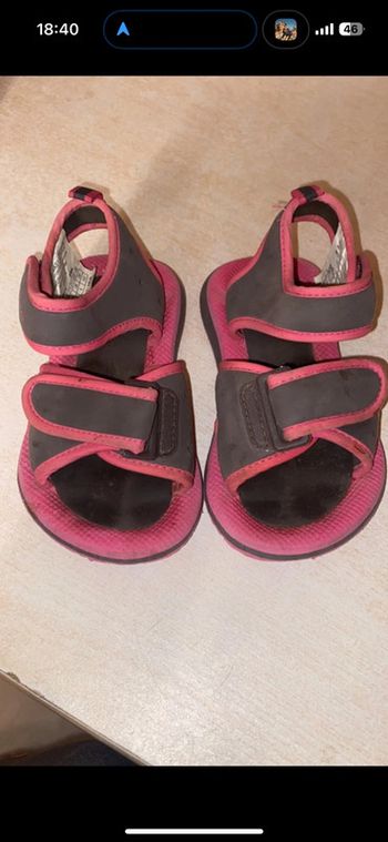 Sandales roses et grises Tribord Taille 23