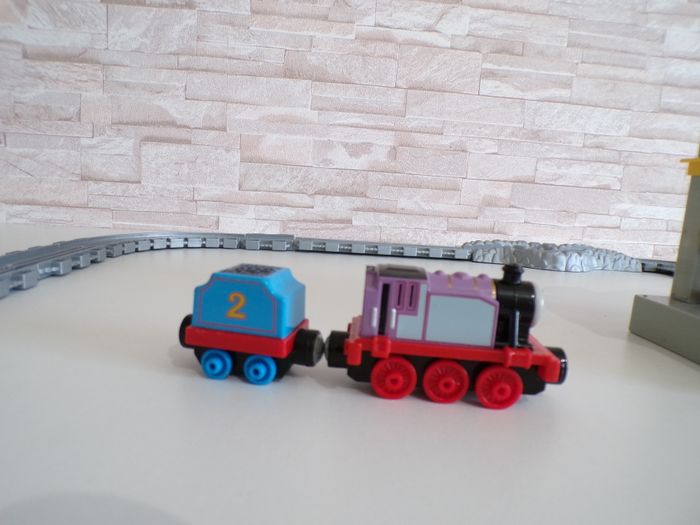 Circuit de train thomas and friends - Thomas et ses amis  (90) - photo numéro 8