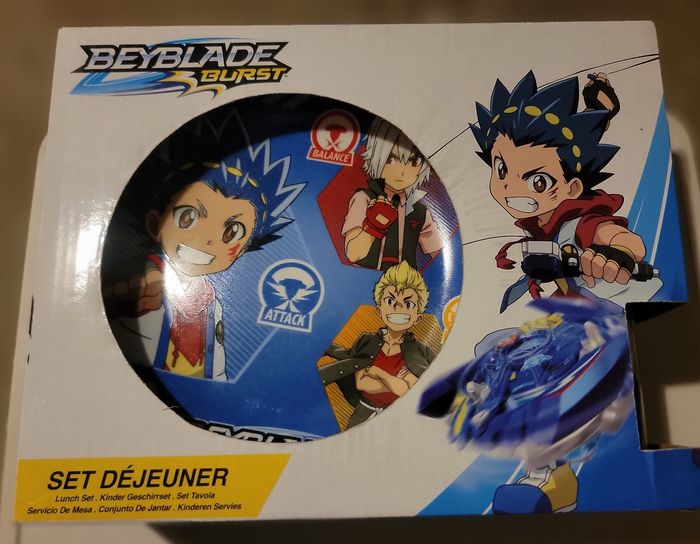 Set  déjeuner  Beyblade
