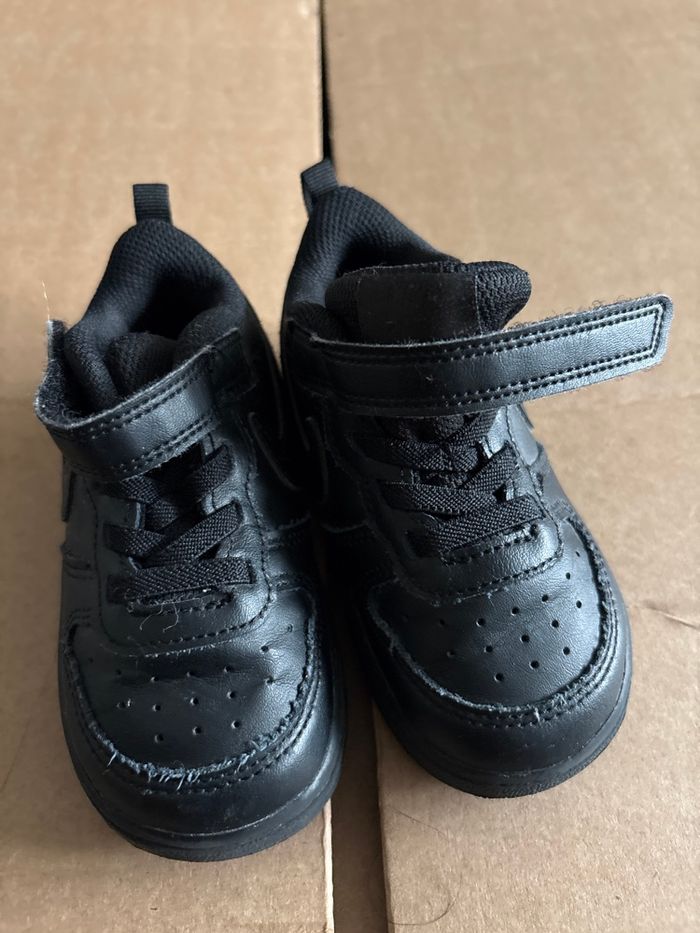 Nike air force enfant taille  23,5 - photo numéro 5