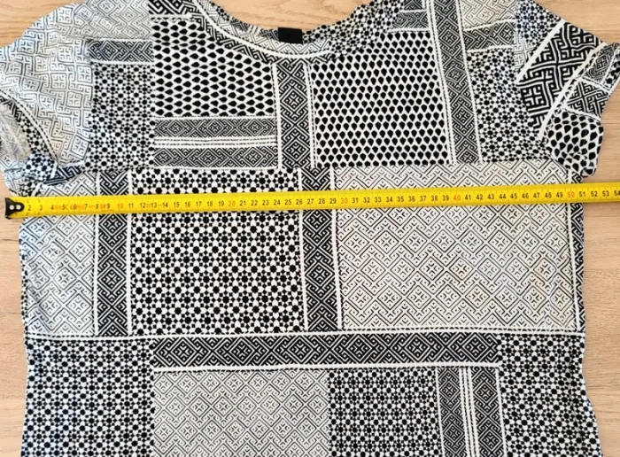 T-shirt manches courtes à motifs noir et blanc H&M Taille L ou 40 - photo numéro 12