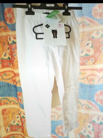 Legging neuf taille S  avec dentelles sur le bas neuf