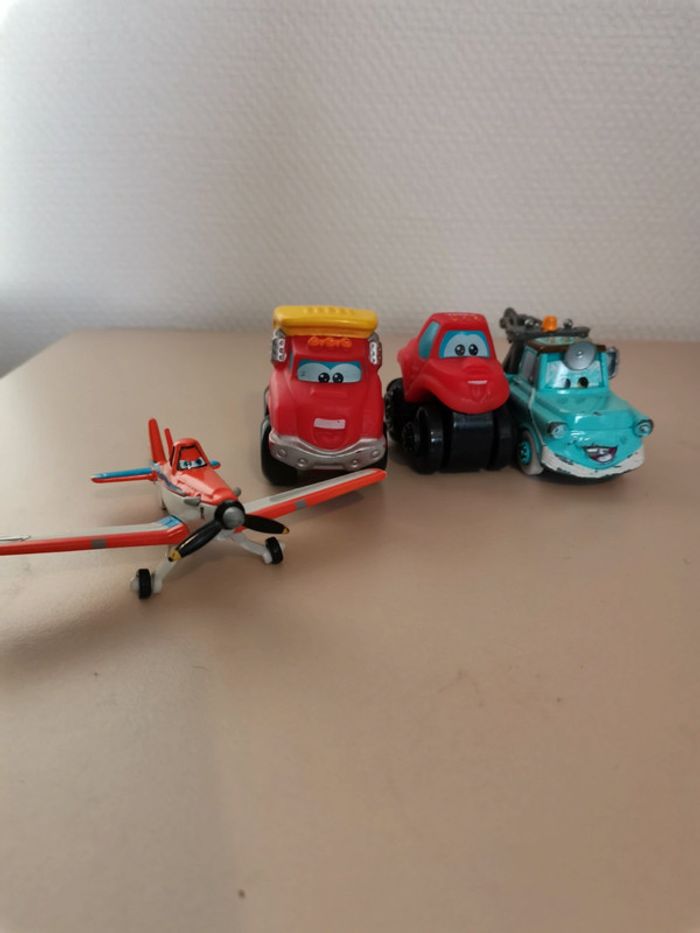Lot de jouets cars