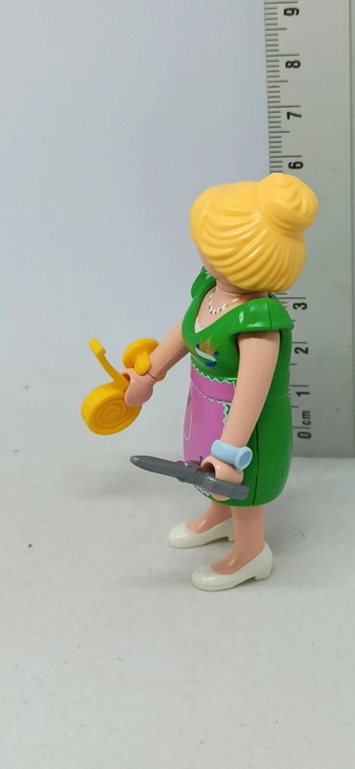 Femme couturière avec ruban et ciseaux playmobil - photo numéro 3