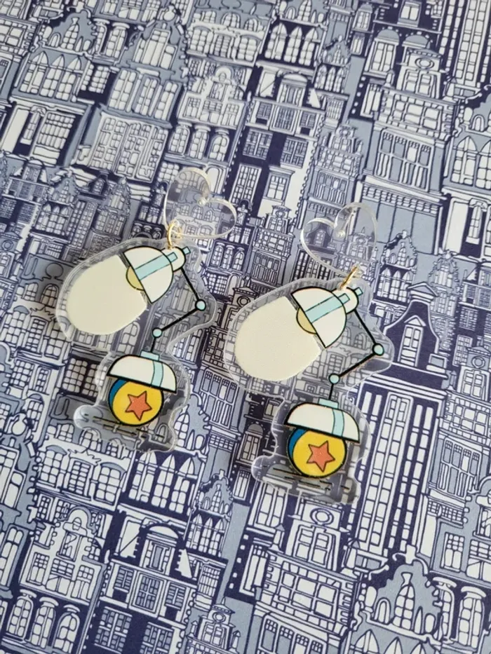 Boucles d'oreilles lampe pixar