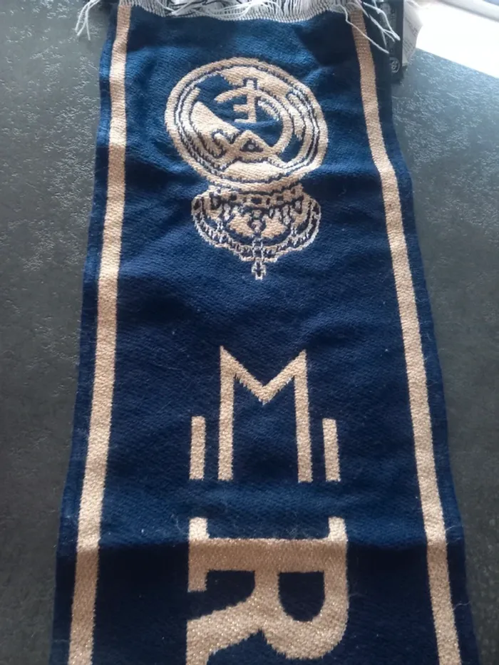 Écharpe real Madrid - photo numéro 2