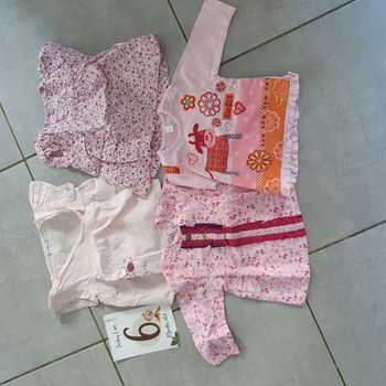 Lot de 4 tee-shirt mi taille 6 mois