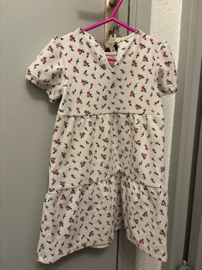 Robe fleurie manches courtes primark 24/36 mois - photo numéro 4
