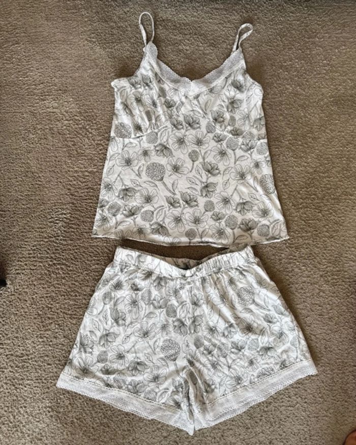 Pyjama caraco et short neuf