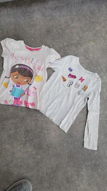 Lot 2 t shirt filles