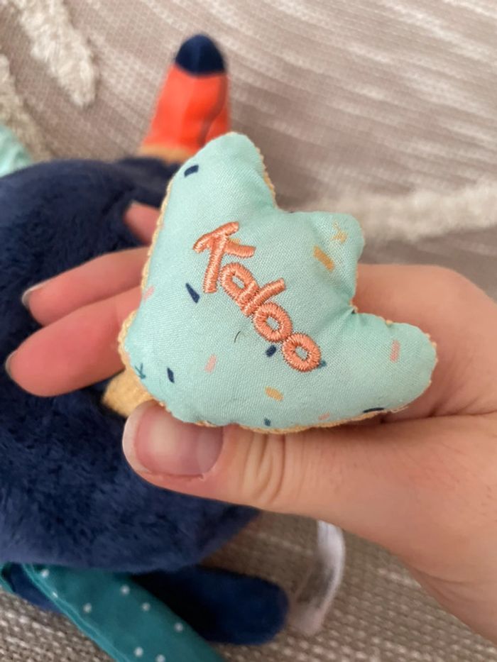 Peluche doudou d’activité 26cm Kaloo Alban le toucan bleu et orange très bon état - photo numéro 5