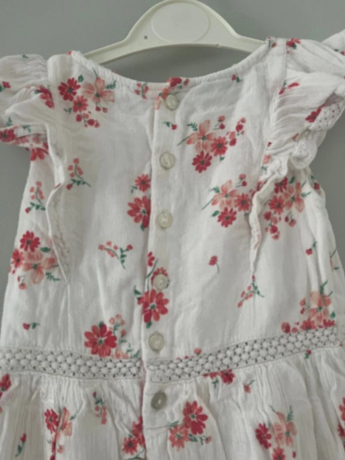 Robe fleurie évasée assez longue taille 3 ans - photo numéro 6