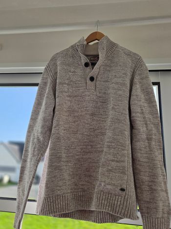 Pull beige et blanc