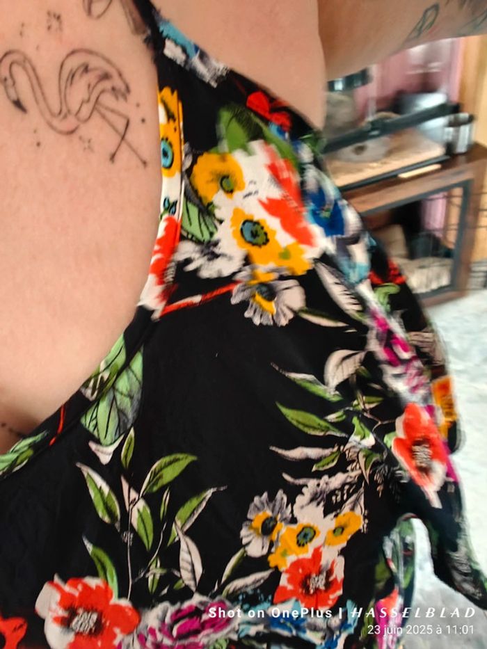 Belle robe fleurie à volants - photo numéro 4