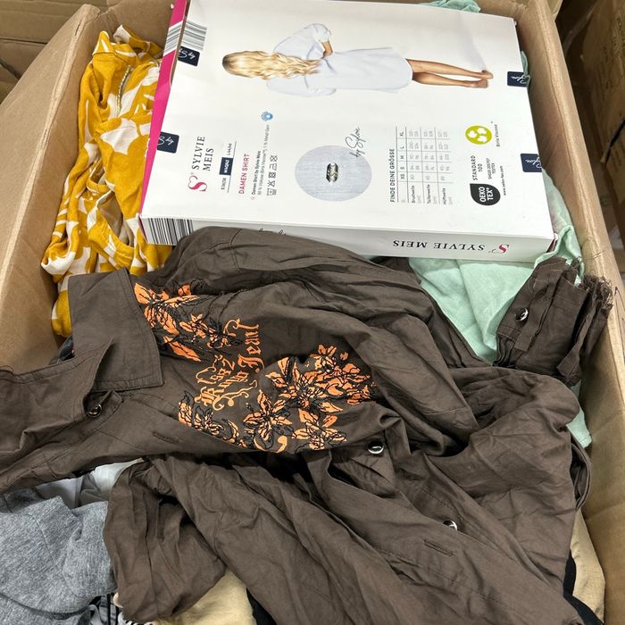 Lot de 50 vêtements adultes neuf #4 - photo numéro 2