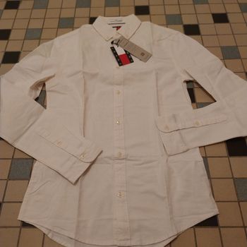 Chemise tommy hilfiger jamais porté Taille xxs