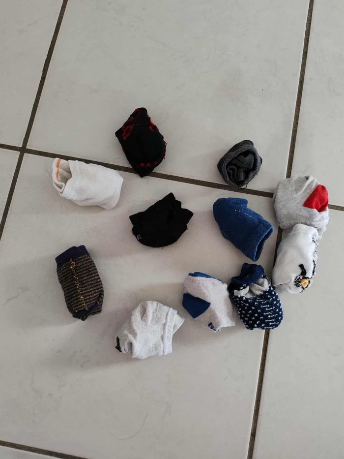 Lot de 11 paires de chaussettes garçon taille 24 26 - photo numéro 2