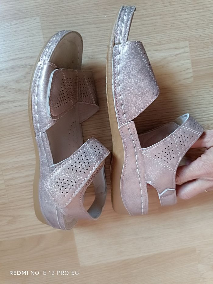 Nu-pieds rose argenté cuir " Damart " piedical p.37 - photo numéro 7