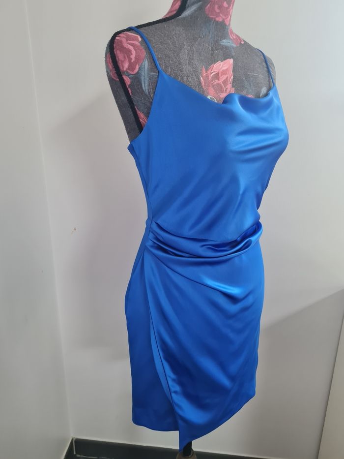 Superbe robe satinée bleue zara - photo numéro 5