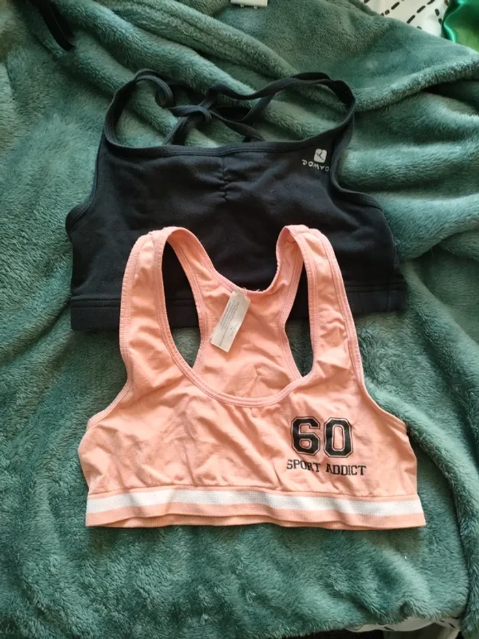 Lot 2 brassières 14 ans xs