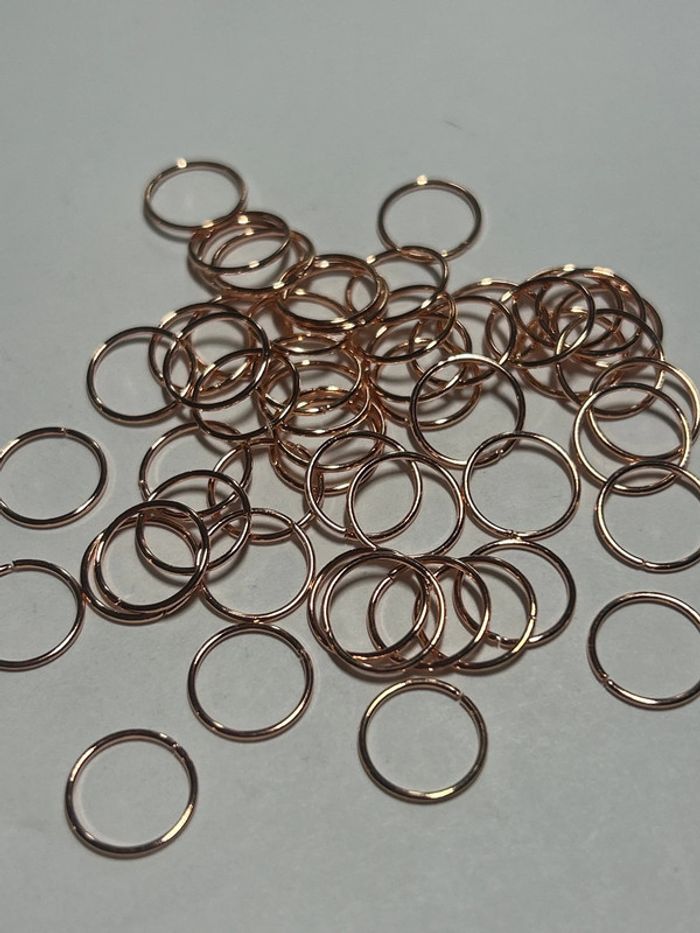 A832, Anneaux dorés roses 10mm en vrac