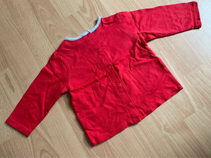 Beau T-shirt rouge Disney Mickey T. 9 mois/71 cm mixte neuf - photo numéro 2