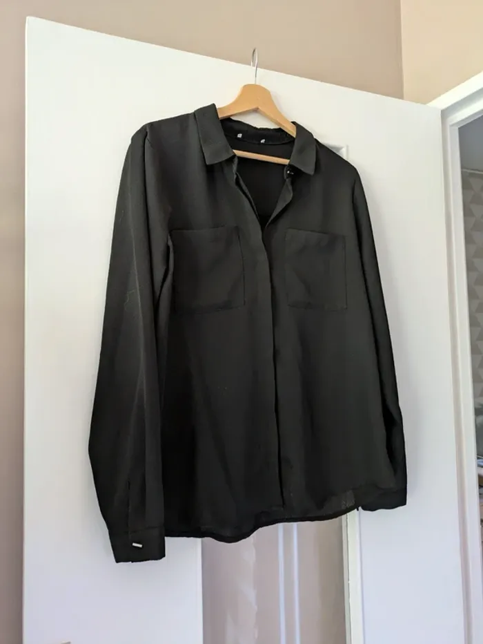 Magnifique haut blouse chemisier femme taille 42 noir