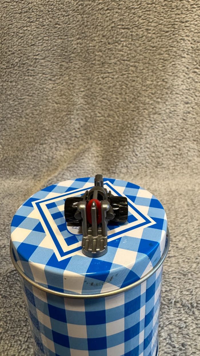 Petite voiture de course - photo numéro 5