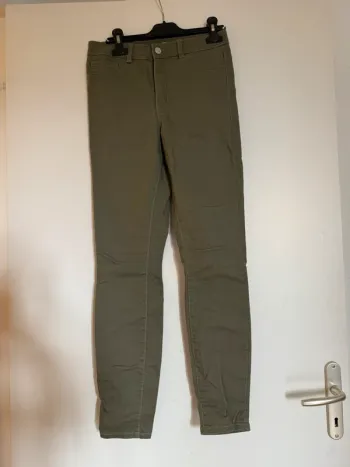 Jean taille haute kaki en très bon état taille 38 denim co