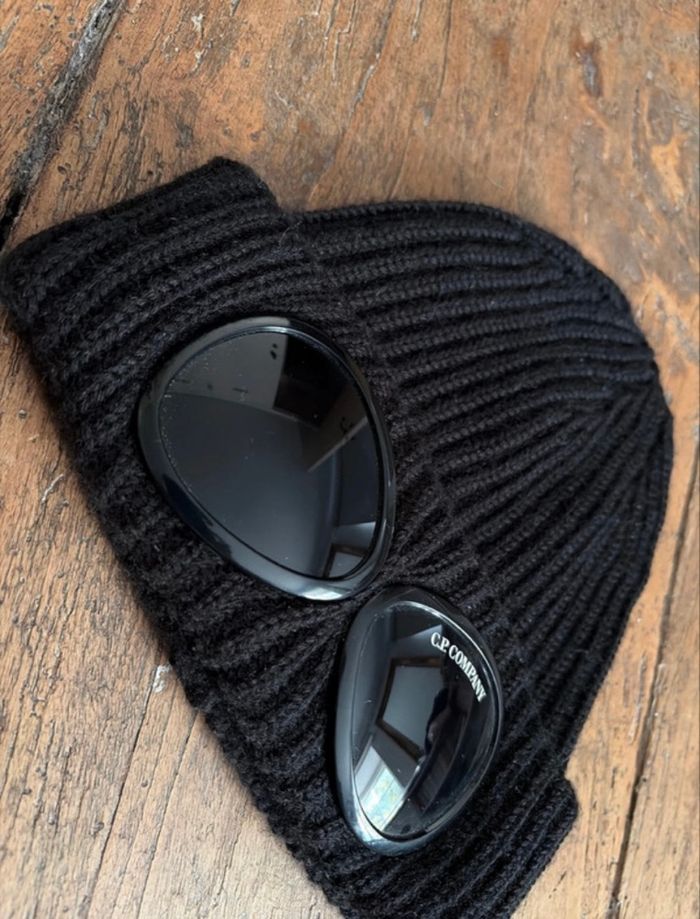 Bonnet cp company noir neuf