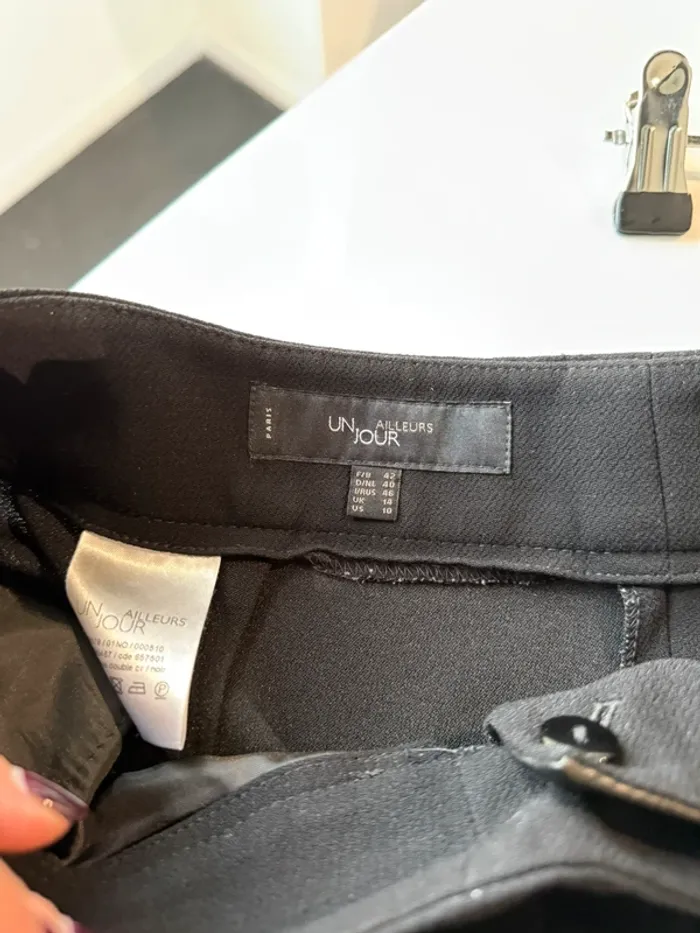 Pantalon noir coupe droite un jour ailleurs - photo numéro 3