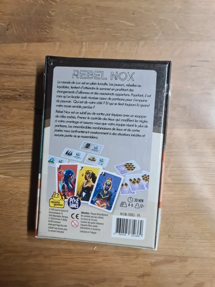 Neuf sous cellophane jeu de cartes Rebel Nox des éditions Pixie Games - photo numéro 2