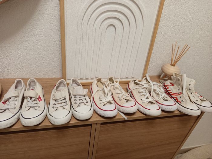 Lot de tennis pointure 29 marque Levis et Converse - photo numéro 2