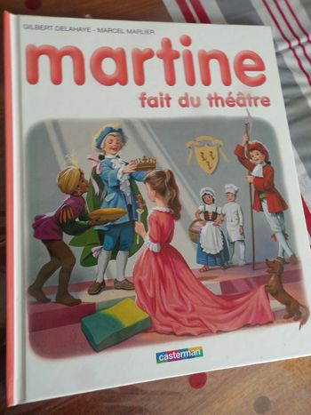 Livre N°7 martine fait du théatre casterman 1991