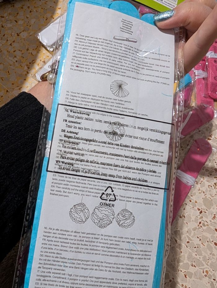 Gros lot de pompons en papiers colorés neufs - photo numéro 5
