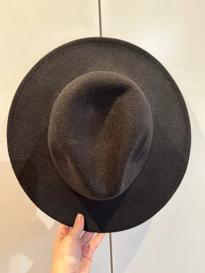 Chapeau noir en feutre - photo numéro 3