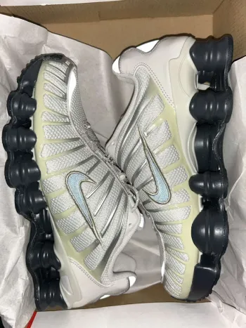 Nike Shox