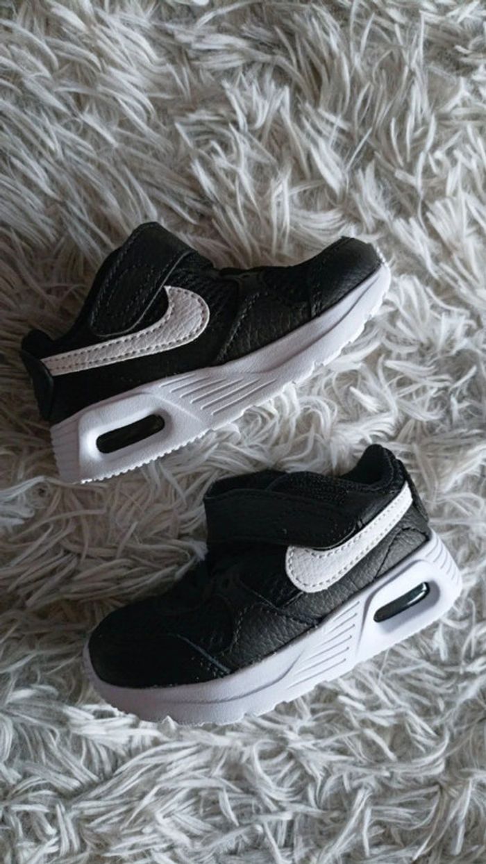 Basket mixte Nike taille 21 🌺 - photo numéro 2