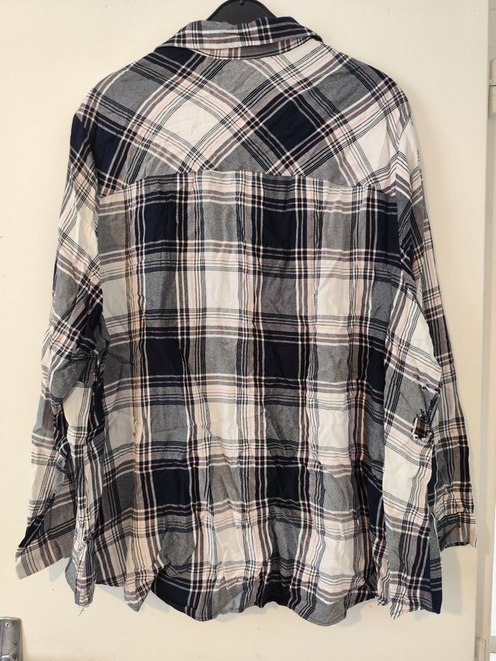 Chemise à carreaux fluide Taille 54
Kiabi - photo numéro 2