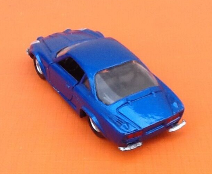 (article vendu en l' état, état d' usage, défaut roue arrière voir toutes les photos) Voiture minia - photo numéro 3