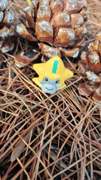 Super figurine Pokemon Nintendo finger puppet jirachi