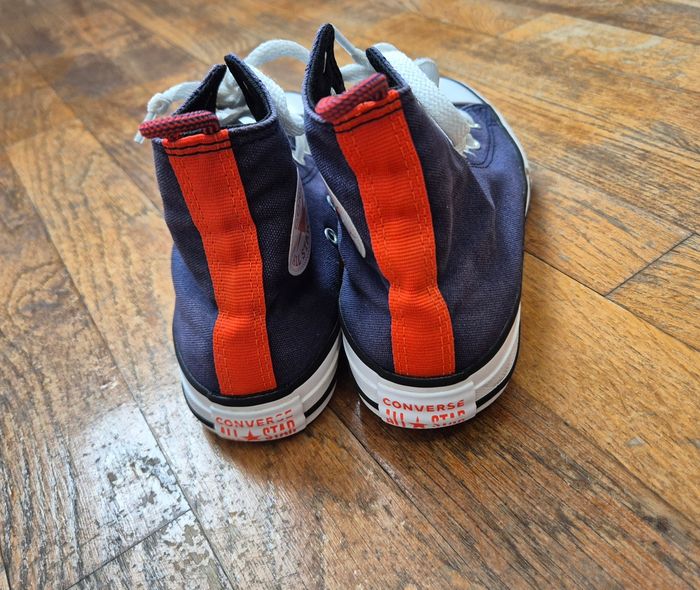 Basket converse Chuck Taylor bleu et touge taille 33.5 mixte - photo numéro 4