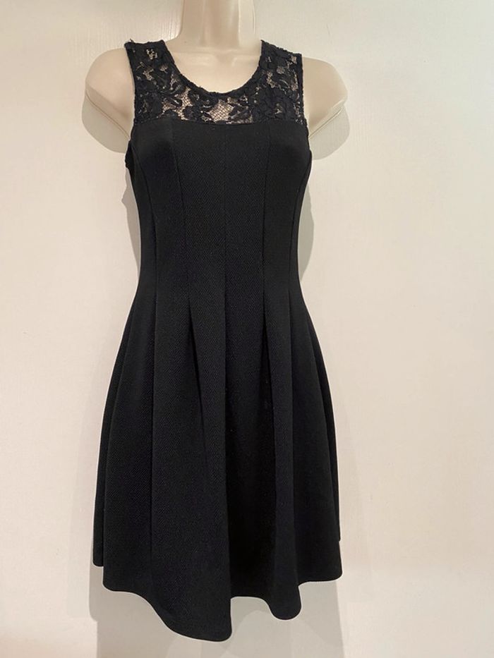 Petite robe noire, Pinky, taille S dentelle